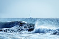 海上大浪滔天写真高清图片