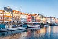 丹麦哥本哈根市河道建筑写真图片