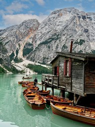 意大利唯美峡谷山水游船木屋写真图片