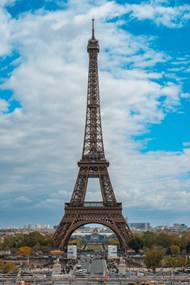 蓝天白云巴黎铁塔建筑写真高清图片