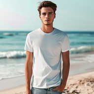 夏日海边沙滩白色T恤帅哥摄影图片