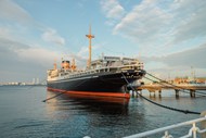 日本海港码头停泊的轮船精美图片