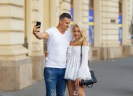 欧美旅行手机自拍情侣图片下载