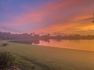 夏日黄昏湖泊草地风景写真精美图片