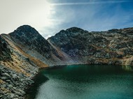 蓝色天空山水湖泊自然景观精美图片